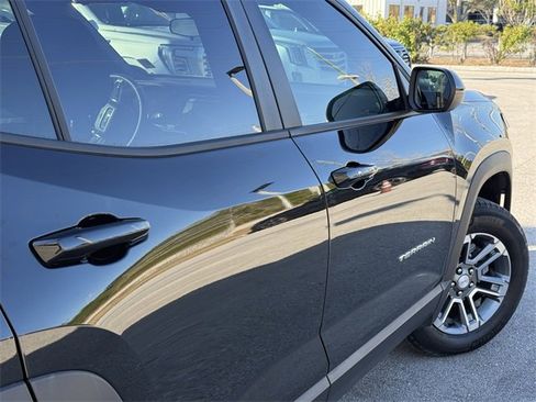 Used 2025 GMC Terrain Elevation image 9