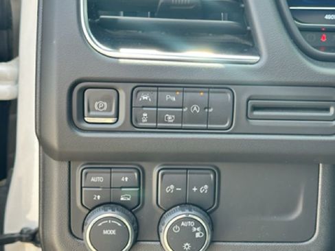 Used 2024 Chevrolet Tahoe RST w/ Luxury Package AWD/4WD image 9
