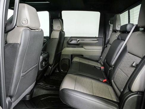 New 2026 Chevrolet Silverado 2500 ZR2 image 18