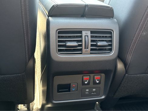 Used 2023 Nissan Rogue Platinum w/ Platinum Premium Package image 18