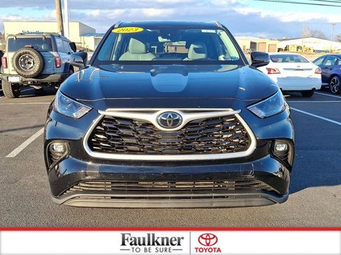 Certified 2023 Toyota Highlander L image 2