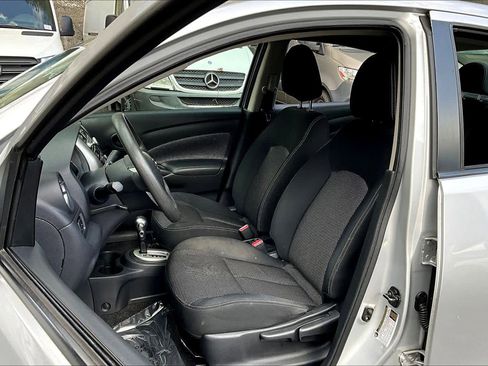 Used 2017 Nissan Versa SV image 8