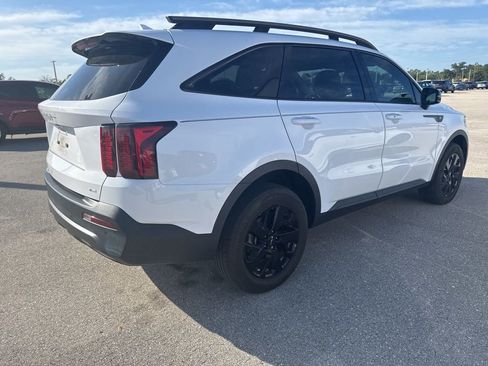 Certified 2023 Kia Sorento S w/ Panoramic Sunroof Package image 2