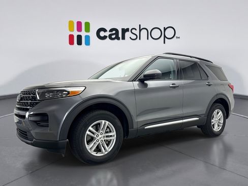 Used 2023 Ford Explorer XLT image 1