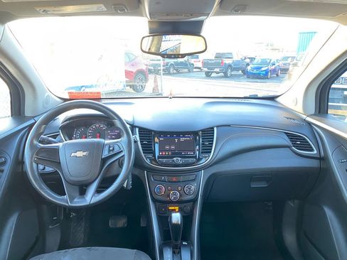 Used 2019 Chevrolet Trax LS image 18
