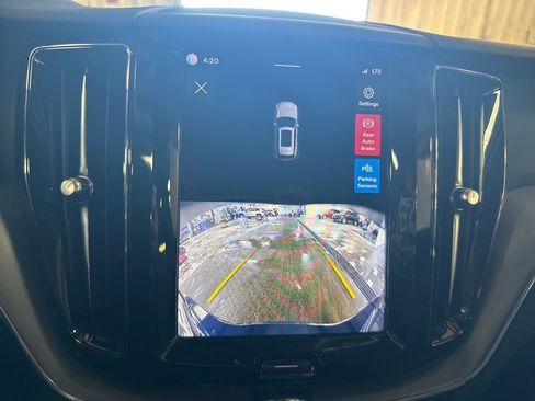 Certified 2024 Volvo XC60 B5 Core w/ Climate Package image 23