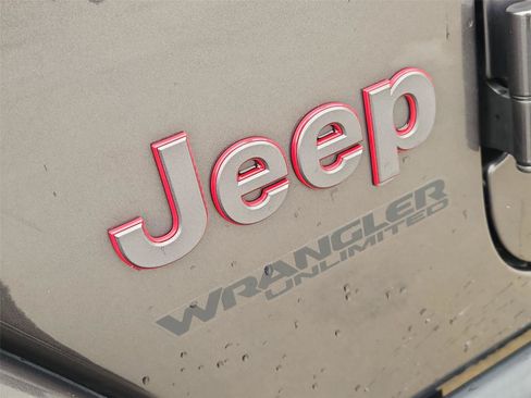 Used 2021 Jeep Wrangler Unlimited Rubicon AWD/4WD image 30