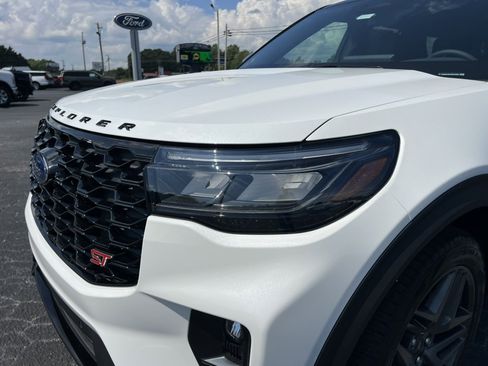 New 2025 Ford Explorer ST image 9