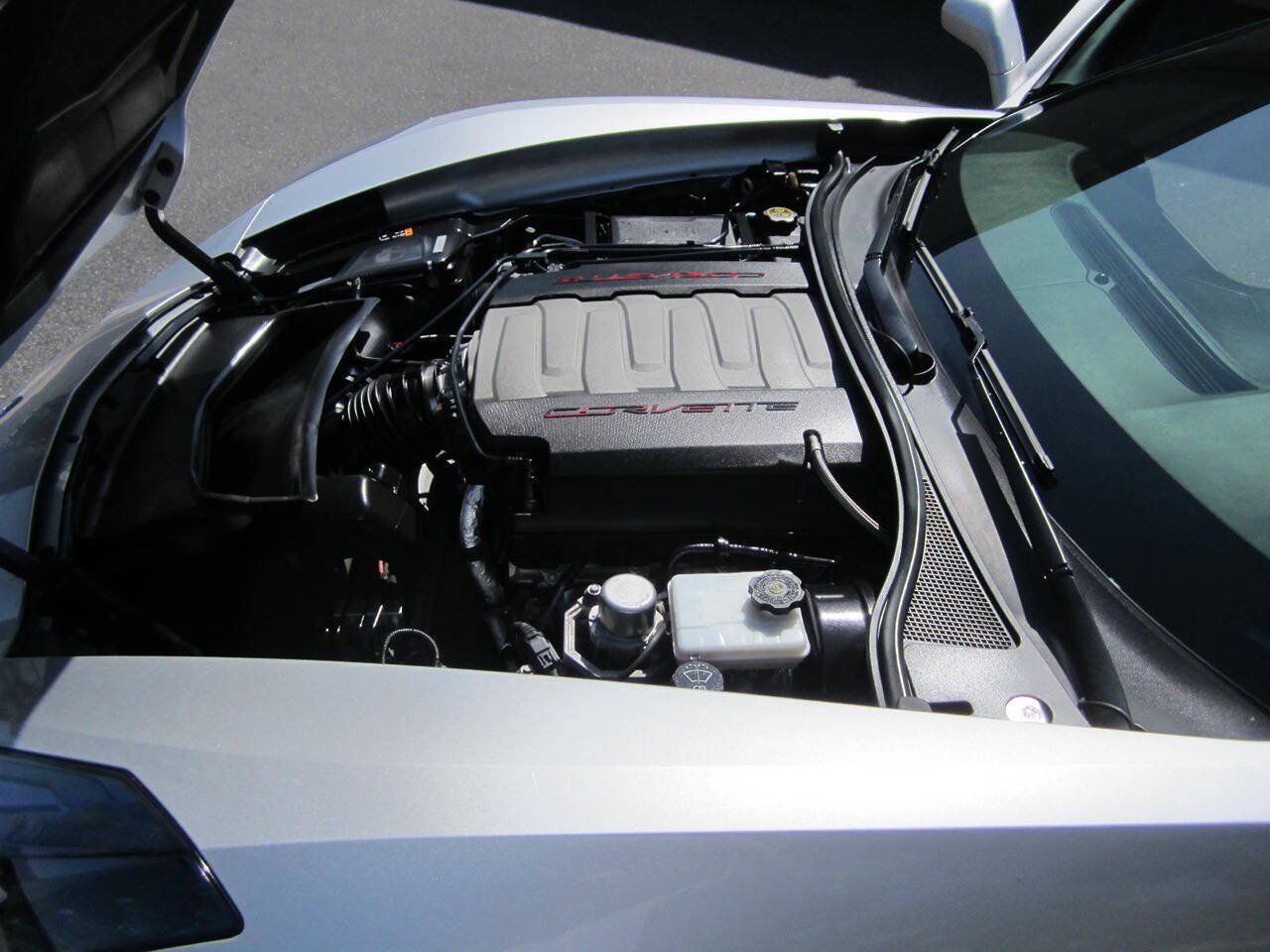 Used 2019 Chevrolet Corvette Stingray Coupe RWD image 14