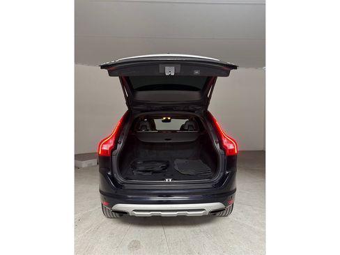Used 2017 Volvo XC60 T6 Dynamic w/ Preferred Option Package image 15