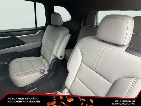 Certified 2026 GMC Acadia Elevation w/ Elevation Premium Package FWD image 27