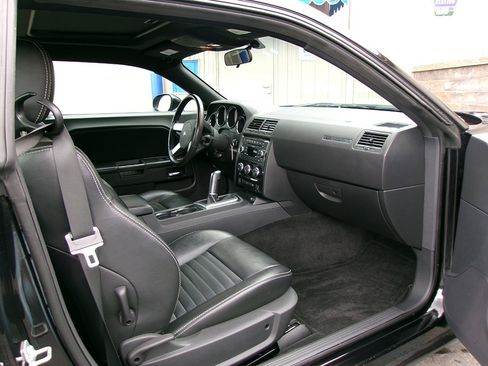 Used 2009 Dodge Challenger R/T image 10
