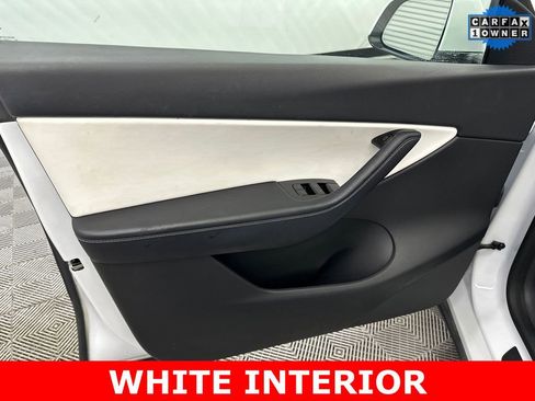 Used 2021 Tesla Model Y Long Range image 9