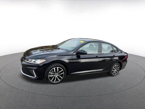 Used 2025 Volkswagen Jetta SE image 9