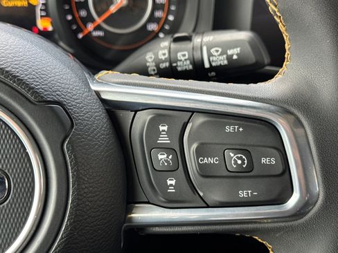 Used 2024 Jeep Wrangler Unlimited Sahara AWD/4WD image 28