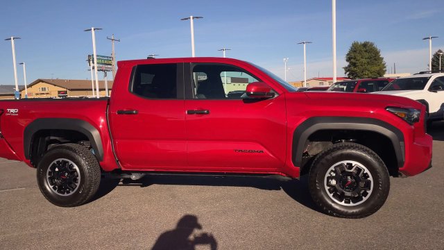 Used 2026 Toyota Tacoma TRD Off-Road AWD/4WD image 3