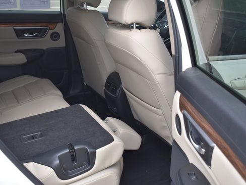 Used 2018 Honda CR-V Touring image 18