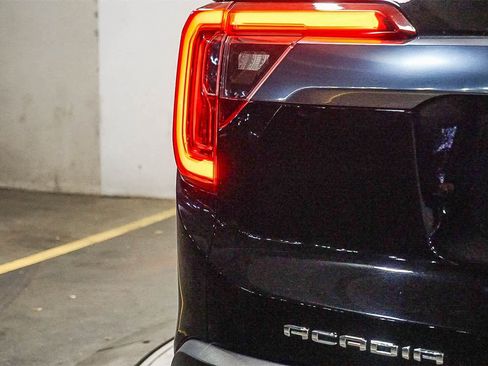 Used 2020 GMC Acadia AT4 image 9