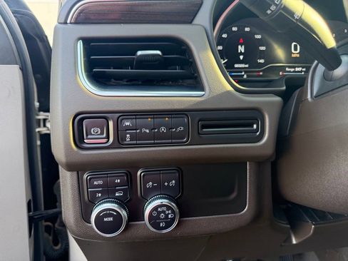 Used 2022 GMC Yukon SLE AWD/4WD image 23