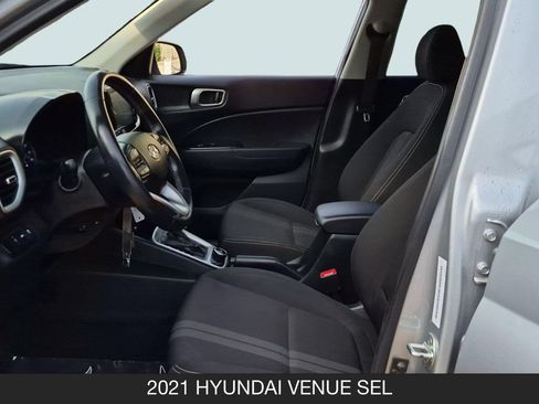 Used 2021 Hyundai Venue SEL FWD image 14