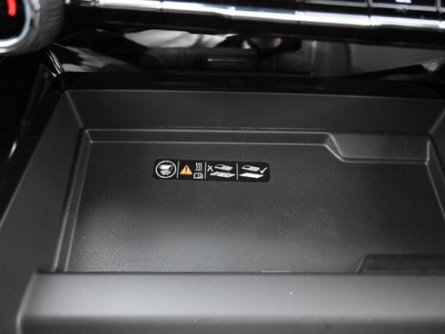 New 2026 Chevrolet Suburban Premier image 34