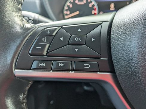 Used 2022 Nissan Sentra SV FWD image 14
