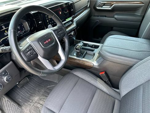 Used 2023 GMC Sierra 1500 Elevation w/ X31 Off-Road Package AWD/4WD image 9