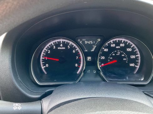 Used 2016 Nissan Versa SV image 11