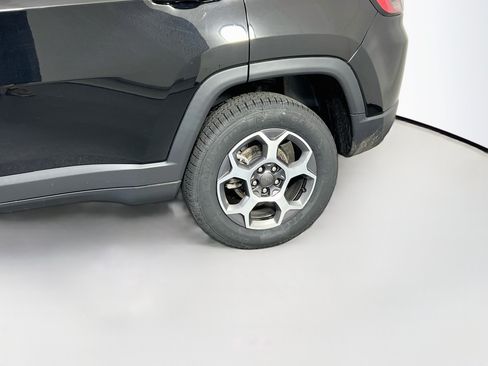 Used 2022 Jeep Compass Trailhawk w/ Trailhawk Convenience Group AWD/4WD image 28