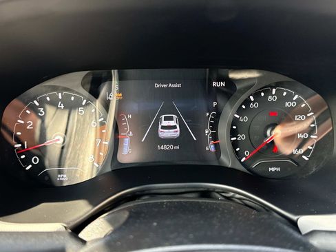 Used 2024 Jeep Compass Limited image 11