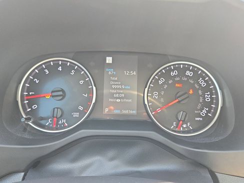 Used 2022 Toyota RAV4 XLE image 20