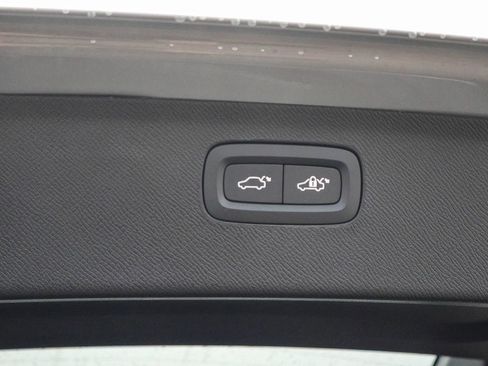 New 2026 Volvo XC90 B5 Core image 27