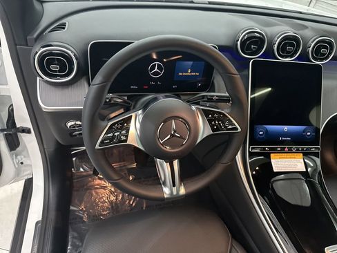 Used 2026 Mercedes-Benz GLC 300 image 10