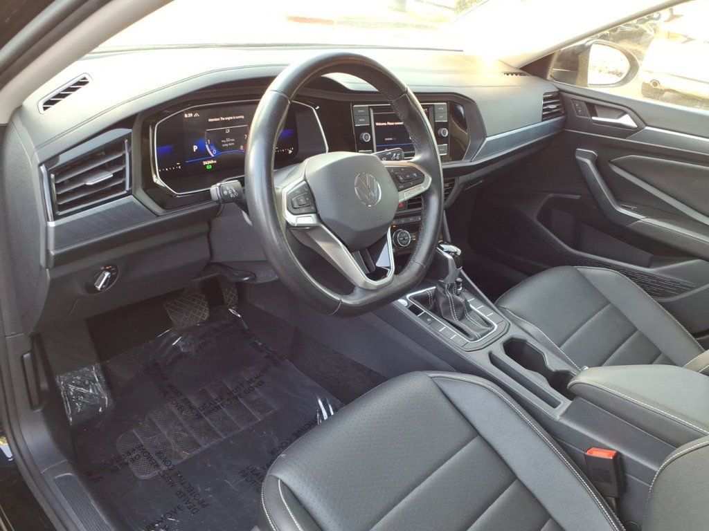 Used 2024 Volkswagen Jetta SE FWD image 19