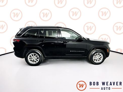 Used 2023 Jeep Grand Cherokee Laredo AWD/4WD image 9