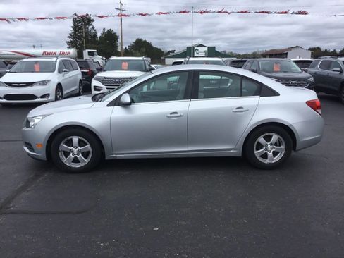 Used 2014 Chevrolet Cruze LT FWD image 2