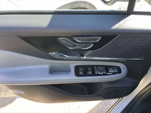 Used 2022 Lincoln Corsair Standard w/ Equipment Group 101A image 15