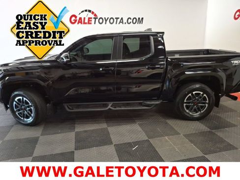Used 2024 Toyota Tacoma TRD Sport w/ TRD Sport Premium Package AWD/4WD image 7