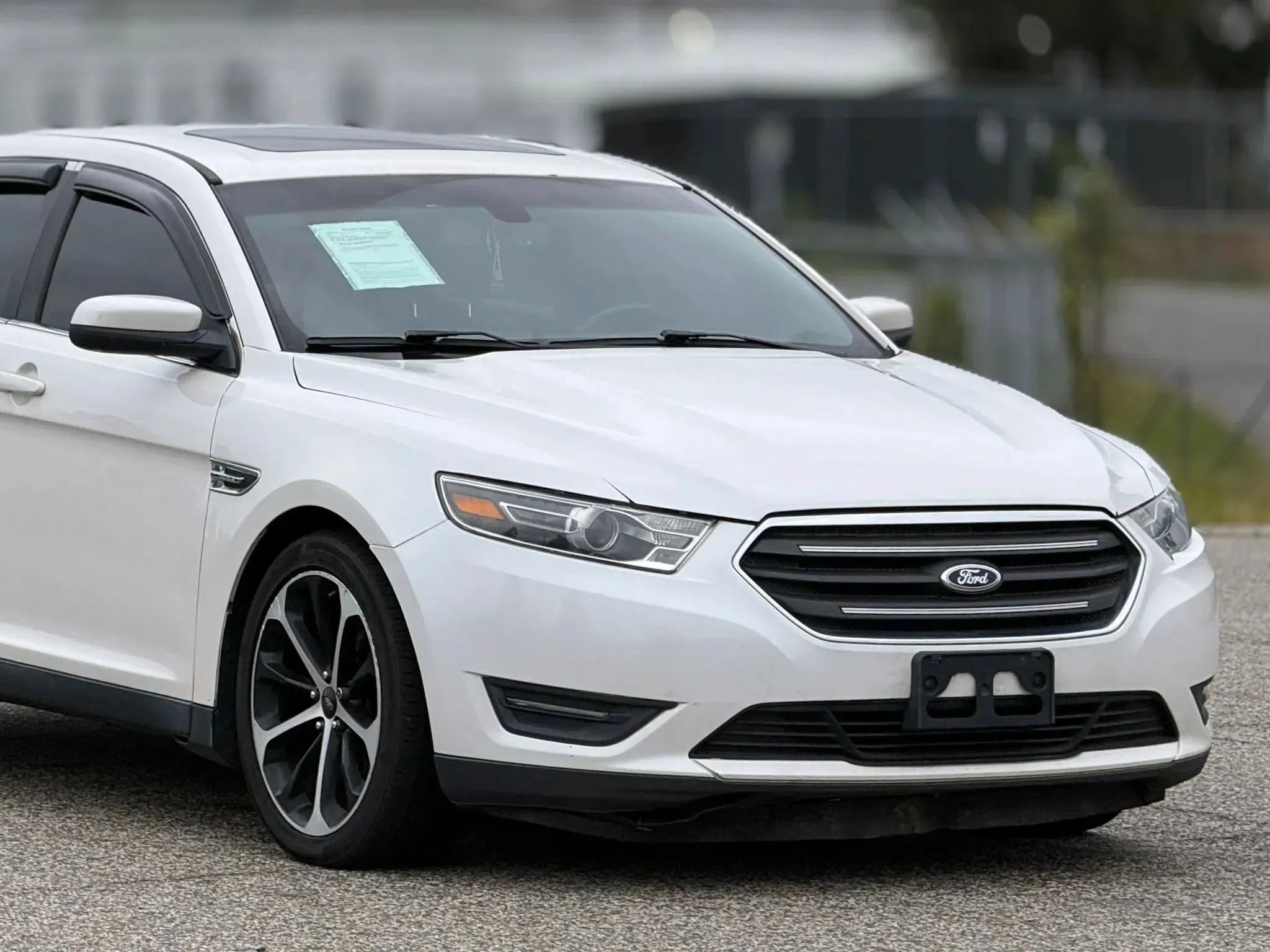 Used 2014 Ford Taurus SEL w/ Equipment Group 201A AWD/4WD image 15