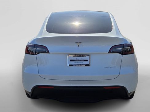 Used 2023 Tesla Model Y Long Range AWD/4WD image 4