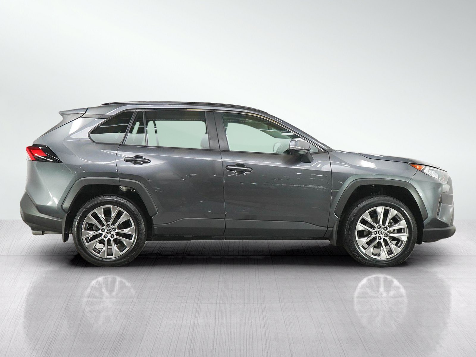 Used 2021 Toyota RAV4 XLE Premium AWD/4WD image 6