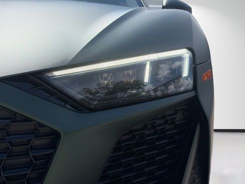 Used 2020 Audi R8 V10 w/ Carbon Exterior Package AWD/4WD image 9