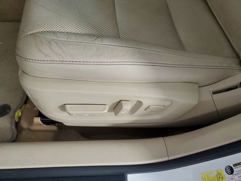 Used 2014 Lexus ES 300h image 28