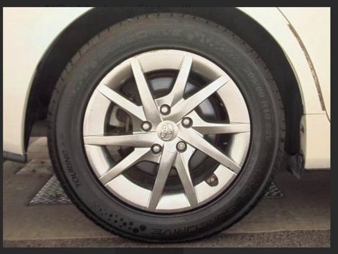 Used 2017 Toyota Prius V Four FWD image 11