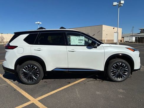 New 2026 Nissan Rogue Platinum image 7