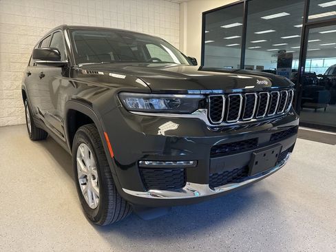 Used 2023 Jeep Grand Cherokee L Limited AWD/4WD image 37