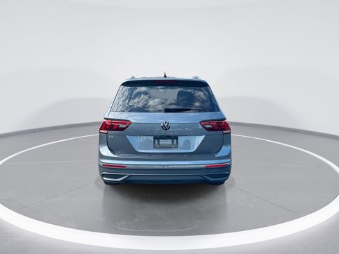 Used 2024 Volkswagen Tiguan SE FWD image 8