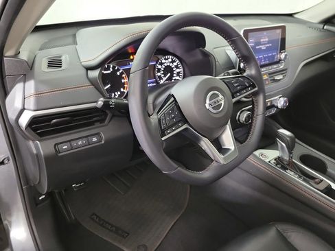 Used 2020 Nissan Altima 2.5 SR w/ Premium Package image 24