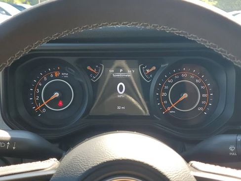 New 2025 Jeep Gladiator Sport image 25