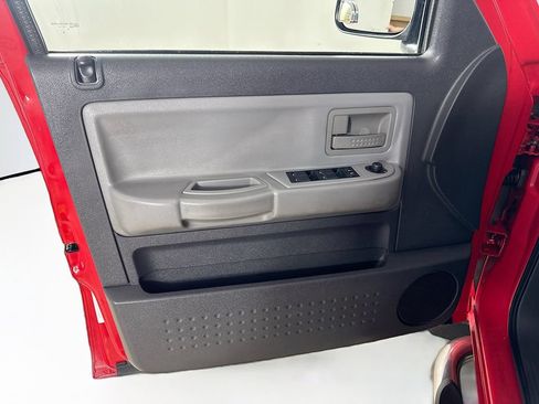 Used 2010 Dodge Dakota SXT w/ Trailer Tow Group AWD/4WD image 11